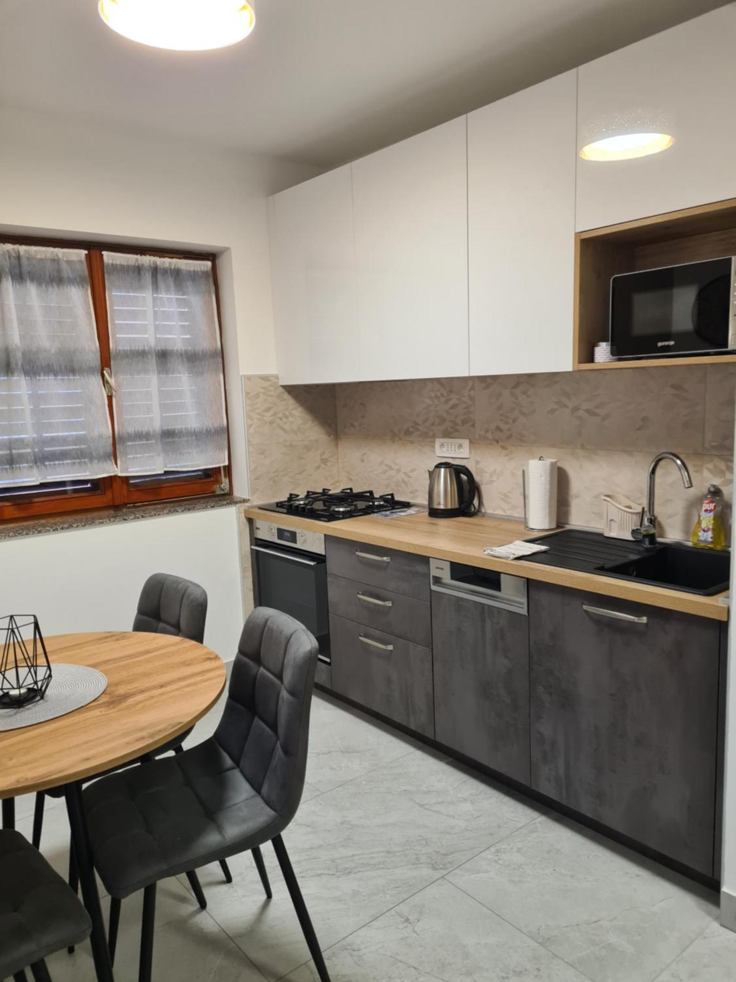 שילו Apartments Petrovic מראה חיצוני תמונה